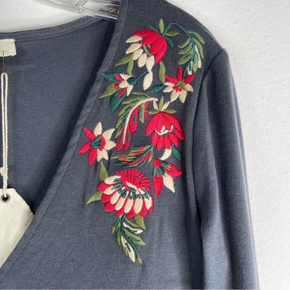 NWT Entro gray red floral embroidered stretch cross front midi dress medium - Picture 4 of 8